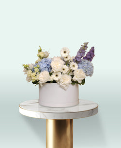 Tranquil Elegance – Blue & White Harmony Box