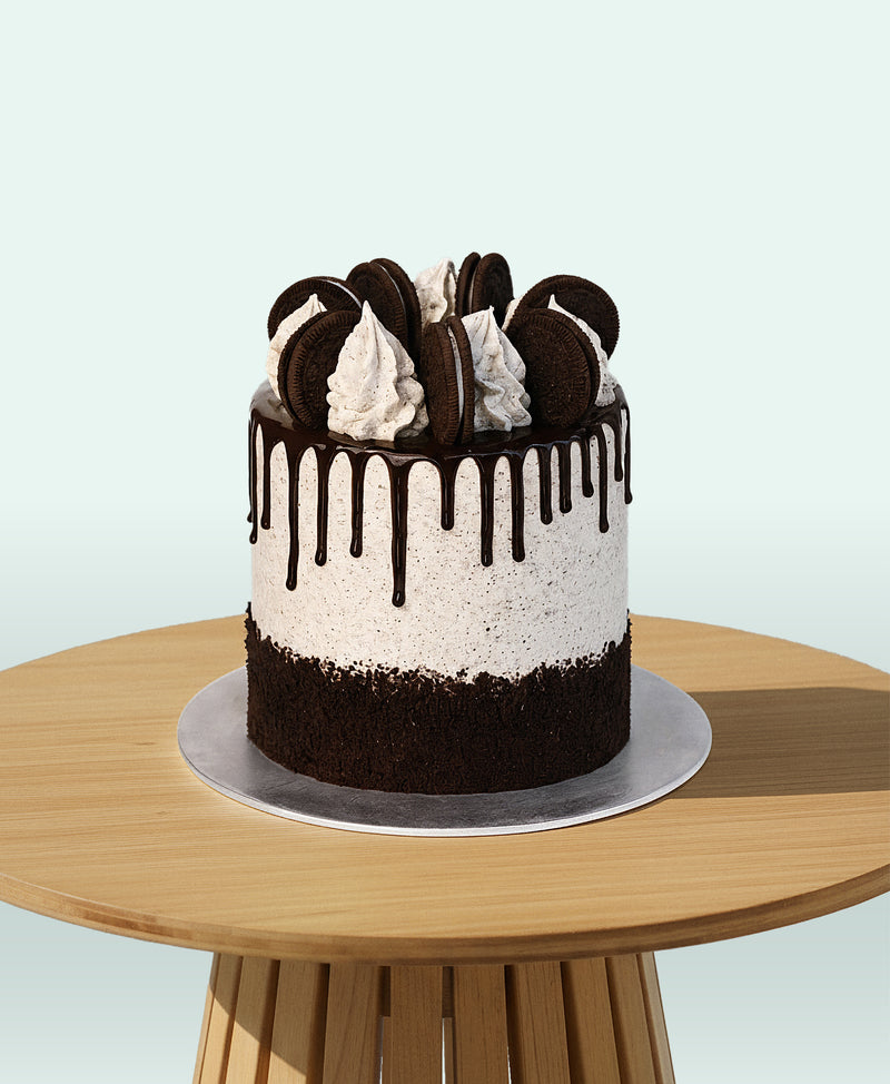 Cookies & Cream Drip Cake